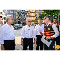 行政长官及司长到多区视察防风部署 呼吁商户市民及早准备　同心协力应对超强台风