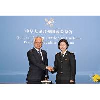 行政长官岑浩辉与海关总署署长孙梅君会面