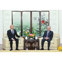 行政長官岑浩輝會見澳門城市大學校監陳明金一行