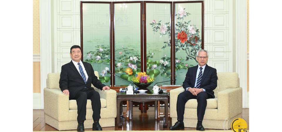 行政長官岑浩輝會見澳門科技大學校監廖澤雲一行