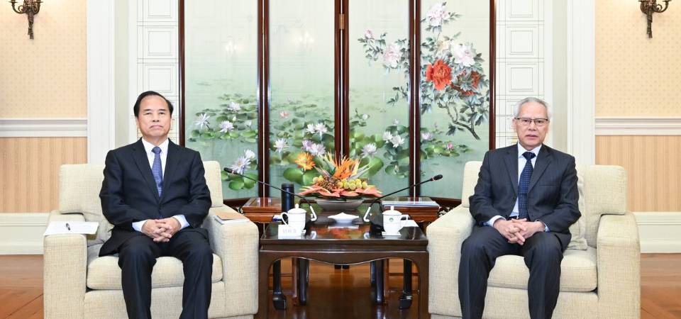 行政长官岑浩辉会见全国政协常委、港澳台侨委员会主任刘赐贵率领的粤港澳大湾区调研组