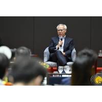 岑浩輝與在葡澳生會面交流 特區政府支持學生發展　冀學成回澳後大展所長