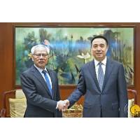 行政长官岑浩辉与中国驻欧盟使团团长蔡润会面