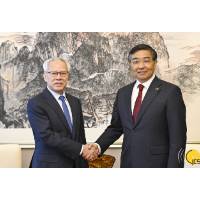 行政长官岑浩辉与中国驻比利时大使费胜潮会面