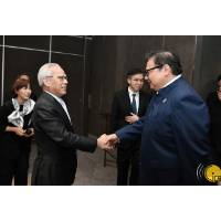 行政長官岑浩輝與印尼經濟統籌部長艾爾朗加(Airlangga Hartarto)一起會見隨同行政長官到訪雅加達的企業家代表