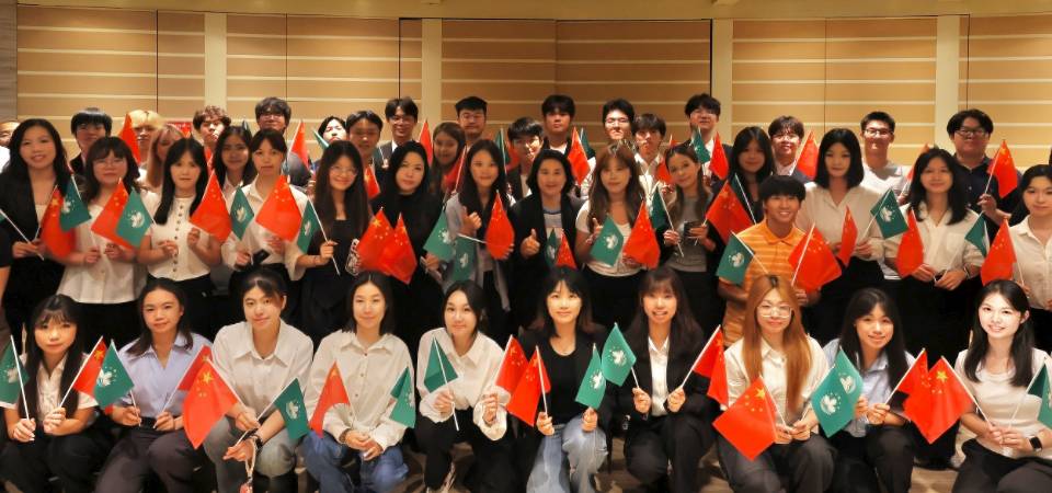 亲历外交自信筑梦 京津澳生驻京办共迎双节